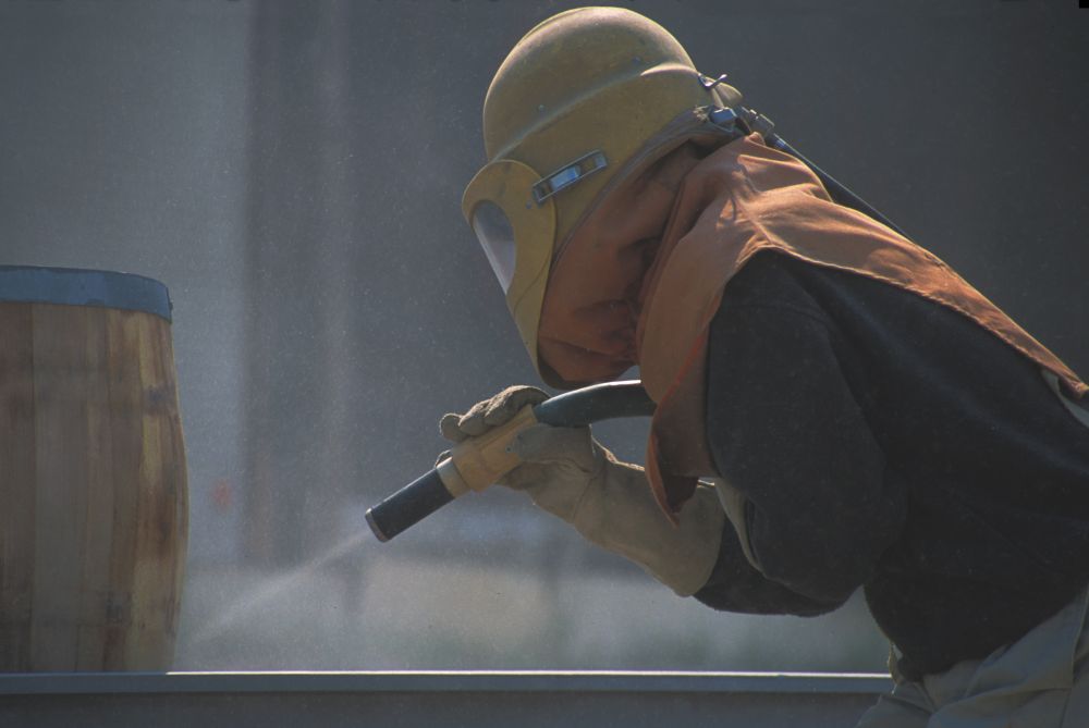 Sablage industriel près de Brest dans le Finistère